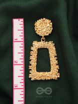 The Shimmery Diva Classic Geometric Earrings - Golden