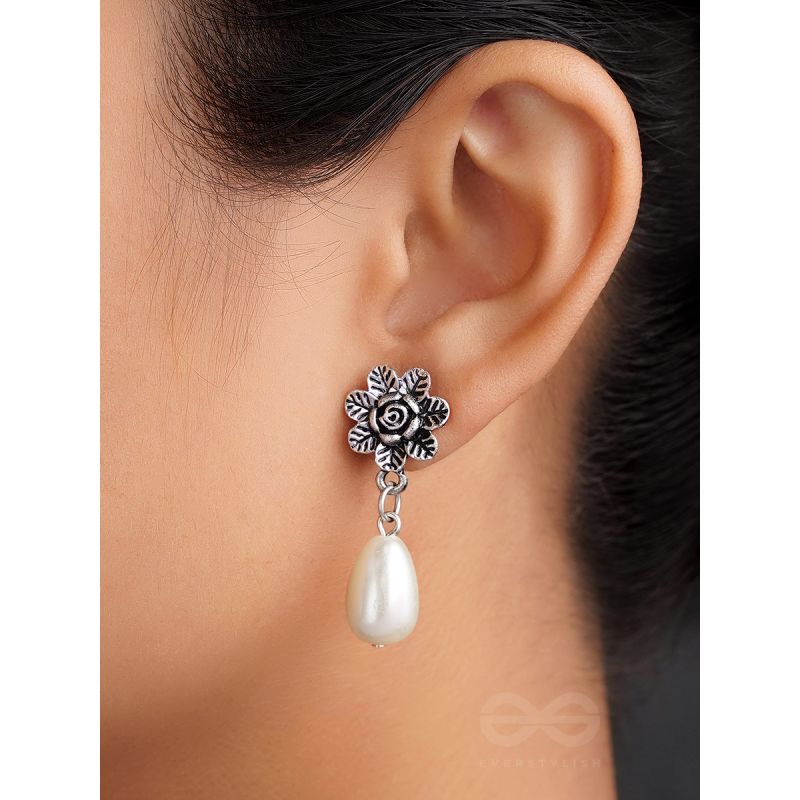 The Frosty Dewdrop- Oxidised Pearl Earrings