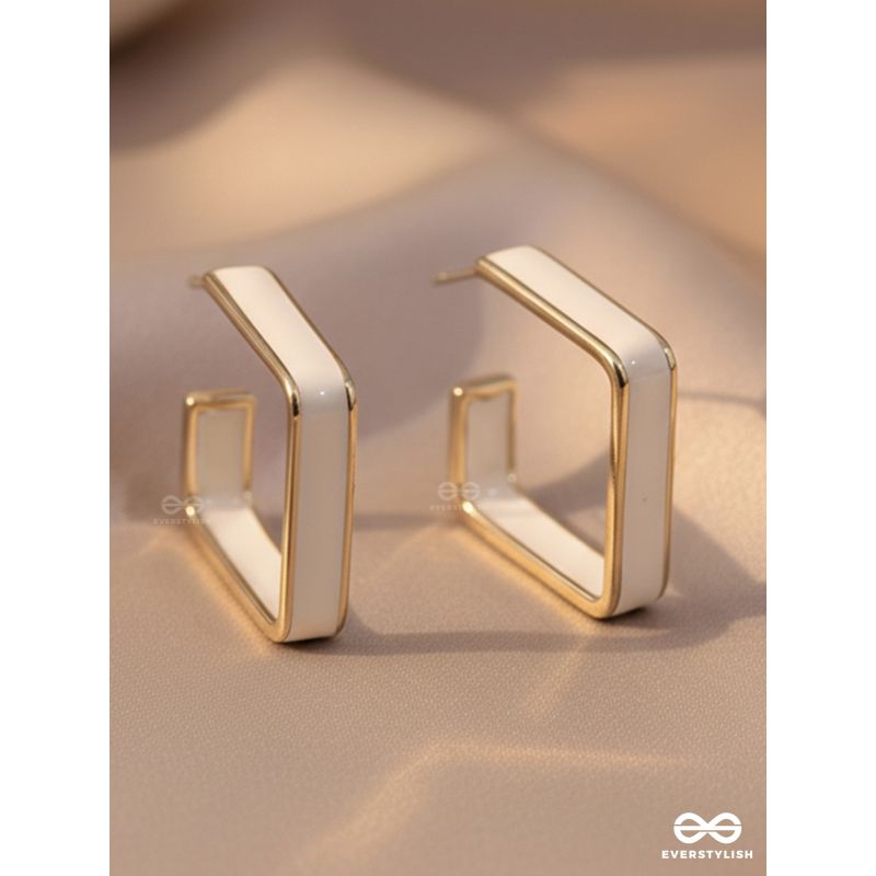 ONCE UPON A SQUARE - GOLDEN ENAMELLED EARRINGS (WHITE)