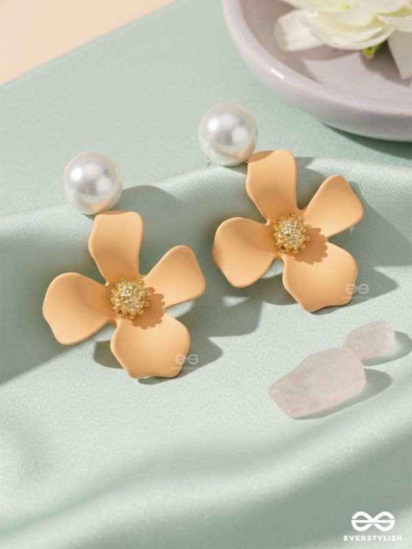 A FLORAL DELIGHT STATEMENT - PEARL EARRINGS