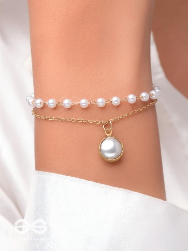 The Snow Globe- Gold Pearl Bracelet