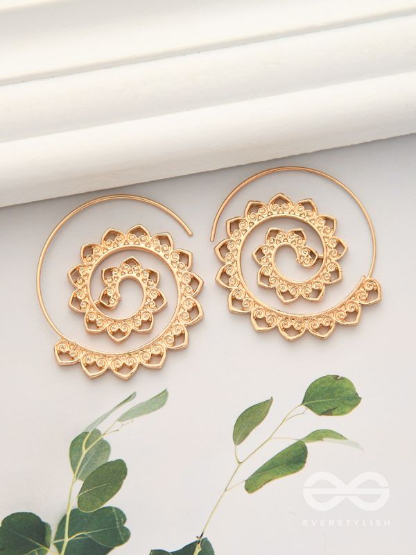 The Flaming Spiral- Chic Golden Earrings