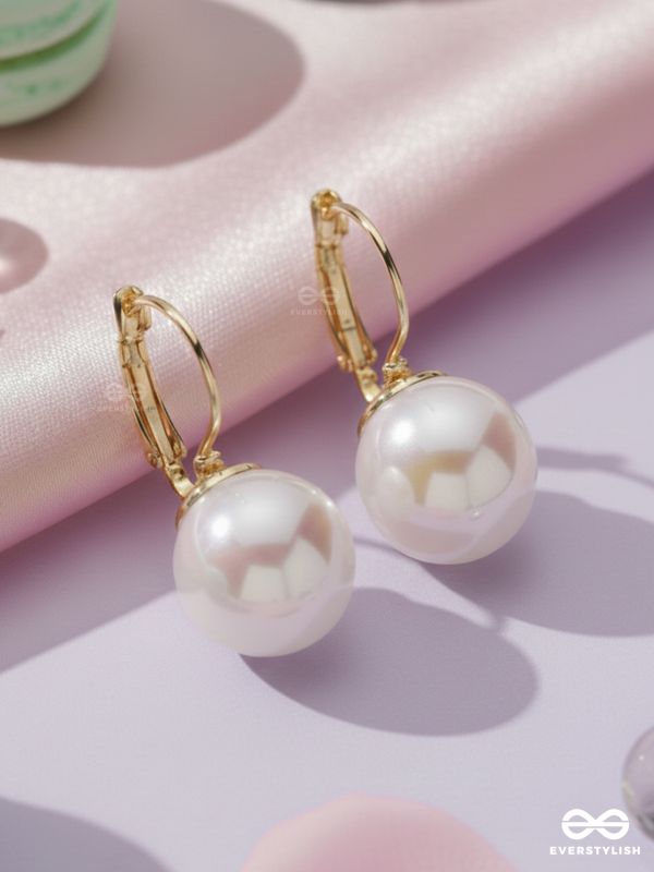 Multichromic Pearls - Holographic Golden Pearl Earrings