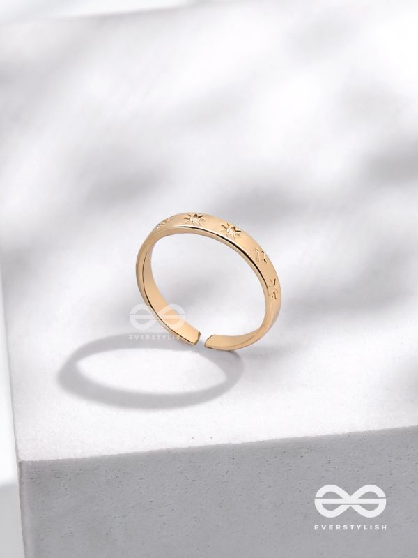 The Engraved Stars - Golden Ring (Adjustable)