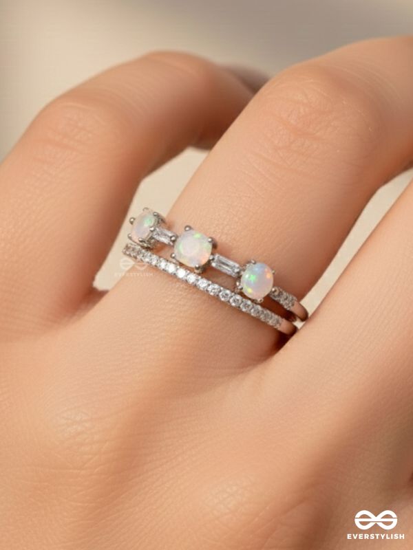 The Honoured Majesty - Silver Cubic Zirconia Ring (Adjustable)