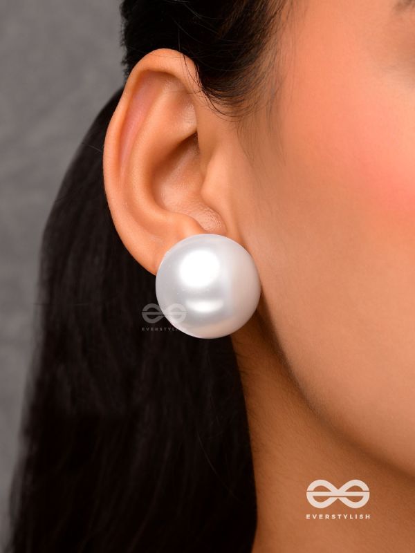 Classic serenade- statement white pearl stud 