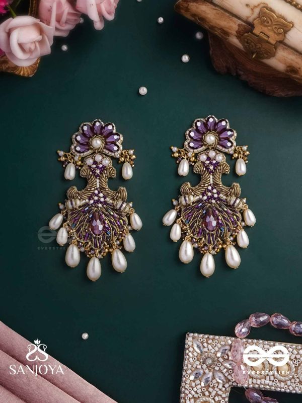 SHYAM PUSHP– DARK BLOSSOM A REGAL EARRING WITH RICH, DARK-HUED GEMSTONES AND PEARL ACCENTS, RESEMBLING A BLOOMING FLOWER