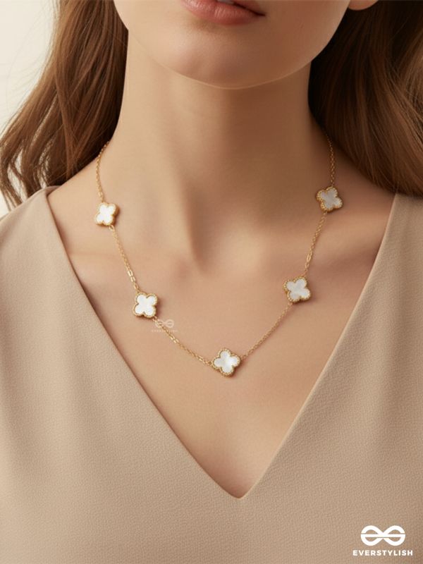GOLDEN WHITE CLOVER -  STAINLESS STEEL NECKLACE