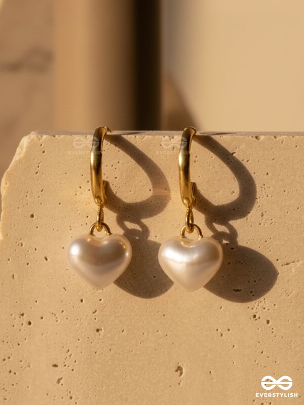 ROSÉLLA PEARL - PEARL HEART HOOP EARRINGS