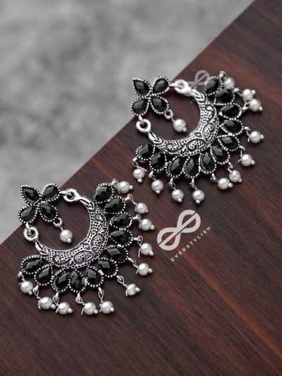 The Elegance of Royalty (Onyx Black) - Embellished Oxidised Earrings
