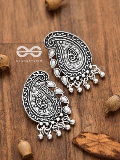 The Vintage Motifs Pearl Earrings- The Embellished Oxidised Collection