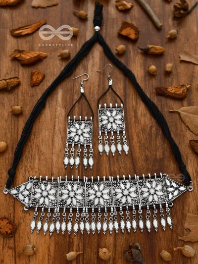 The Shimmery Squares - Set of Mirror Choker and Earrings