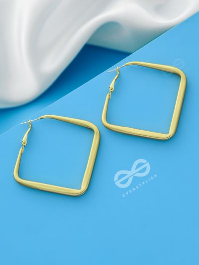 The Eccentric Squares - Golden Statement Hoops