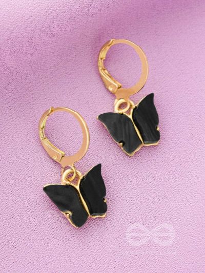 Take the Sky Like a Butterfly - Cute Golden Dangler Earrings (Black)