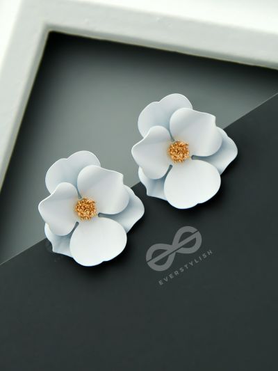 THE POISED PERIWINKLES - Statement Floral Studs (Snow)