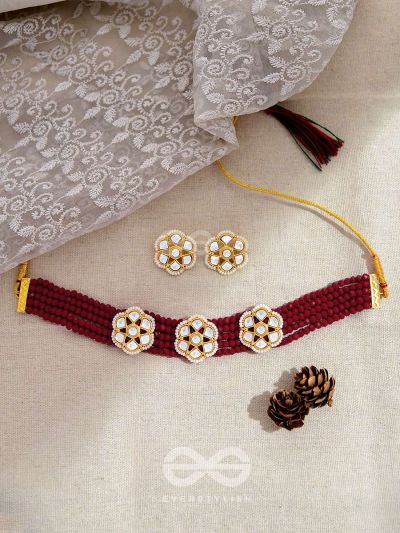 THE CLASSY ELEGANCE - SET OF STATEMENT CHOKER AND STUDS (Blood red)