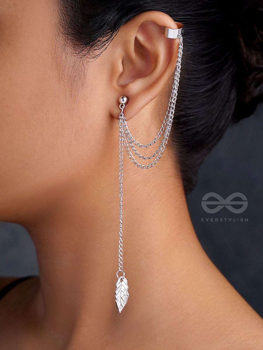 You Have To Try This Trend If You Have A Double Ear Piercing  Double ear  piercings Ear jewelry Earrings