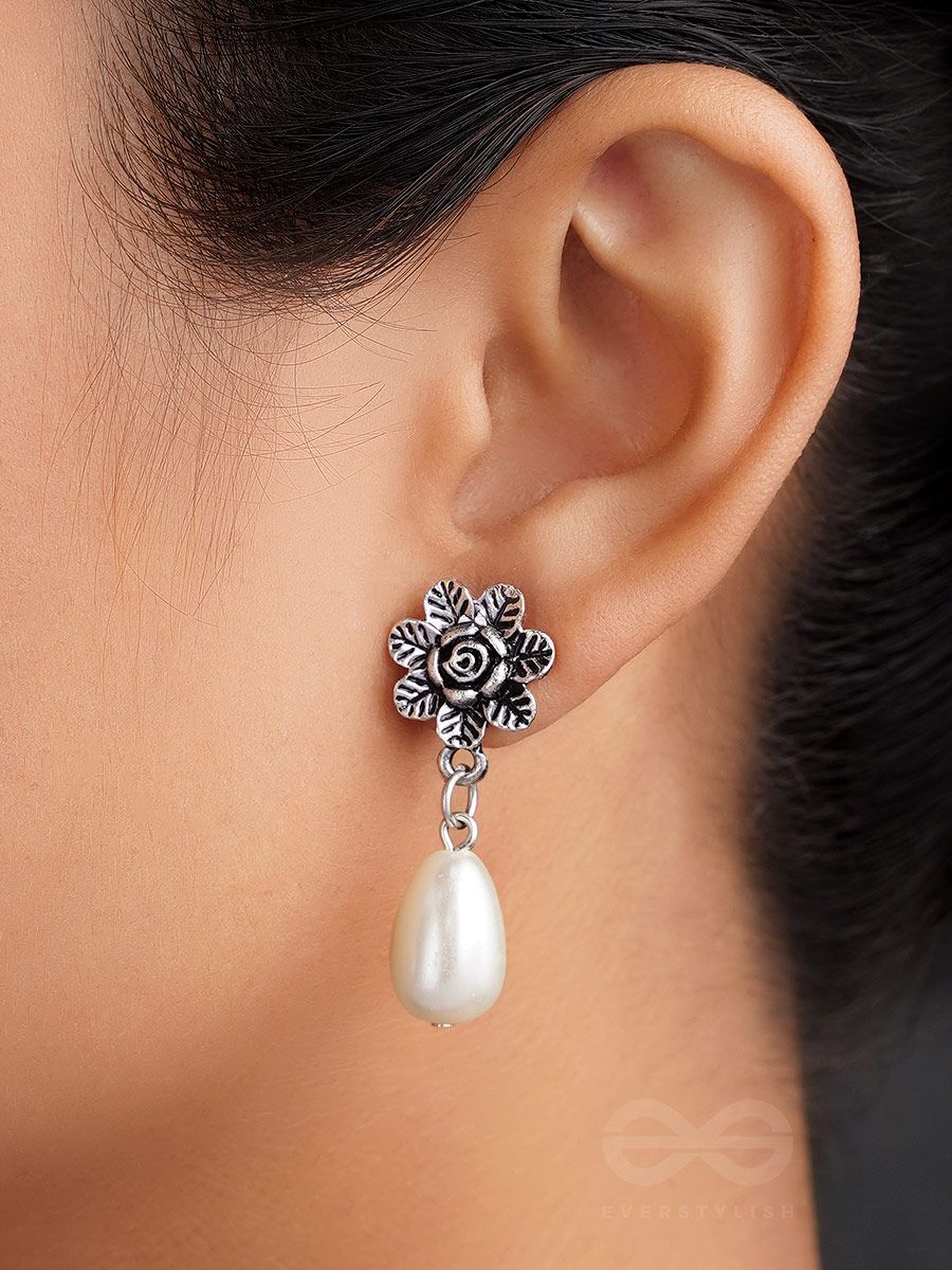 Light Weight Oxidised Silver Plated Stud Earrings With Pearl Work at Rs  65/pair in Jaipur