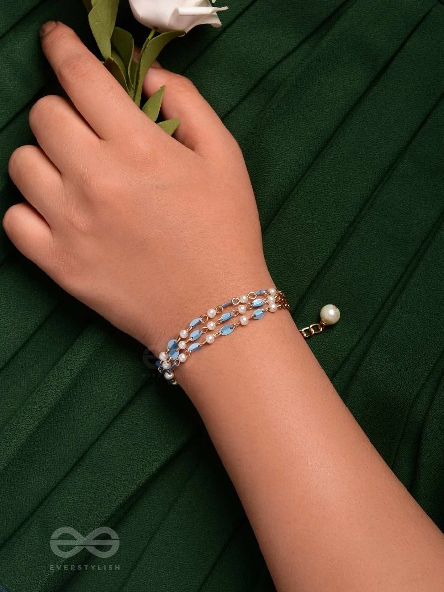 Exceptional Christian Lacroix blue crystal bracelet vintage 90s |