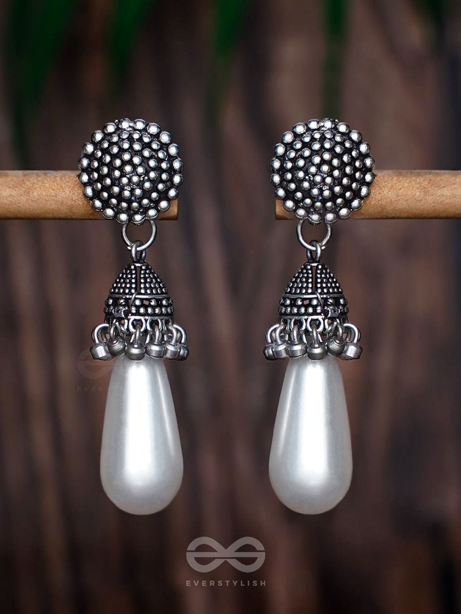 Parvarr Women's Festival Special Jewellery Earrings White Pearl Chandelier  Festive Wear Oxidised Earring for Women