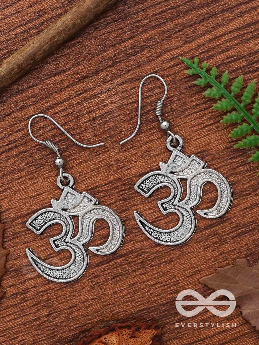 Om symbol stud earrings – mahakashi