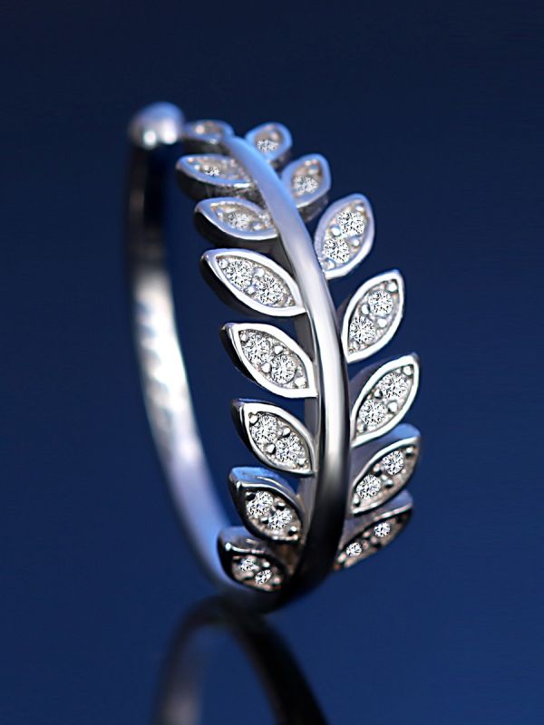 Lustrous  Leaves Adjustable American Diamond Ring