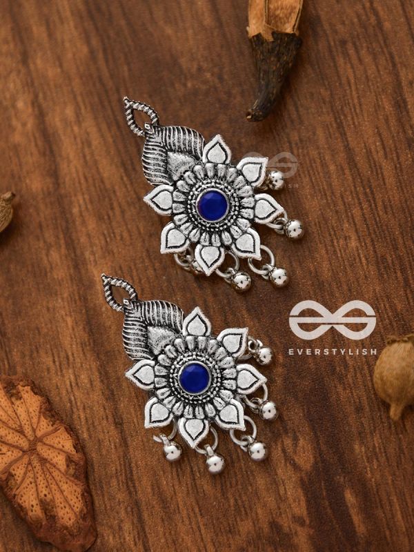 The Majestic Artwork Studs (Sapphire Blue) - Embellished Oxidised Collection