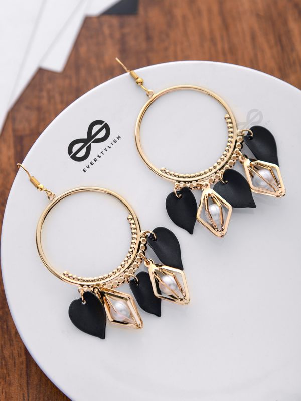 The Dangling Leaves and Geometric Pearls (Black) - The Golden Charm Collection