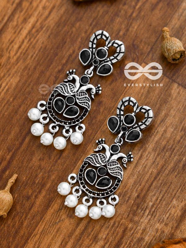 Buy Crunchy Fashion Silver Tonned Elegant Everstylish Drop & Dangler Earring  Online at Best Prices in India - JioMart.