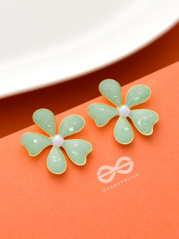 The Delightful Daisies - Statement Enamelled Earrings (Sage Green) 
