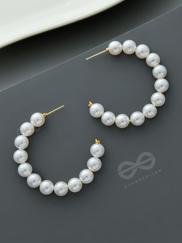 Nothing like Too much Pearls - Statement Hoops