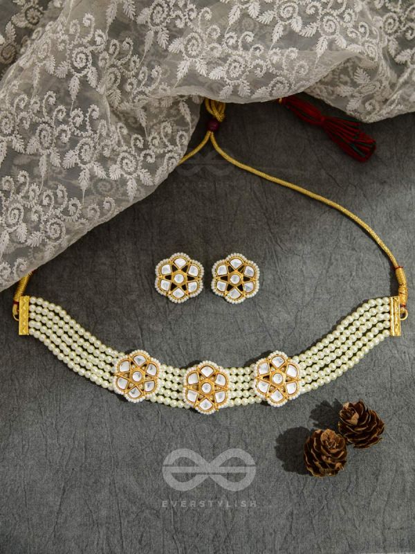 The Classy Elegance - Set of Statement Choker and Studs ( Pearl white)