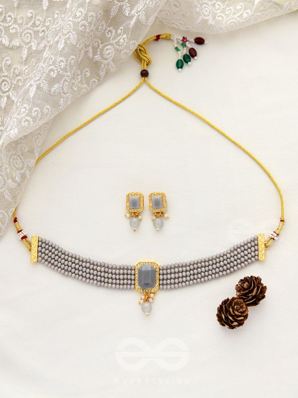 THE MYSTICAL MAGNIFICENCE - SET OF STATEMENT CHOKER AND EARRINGS (GREY)