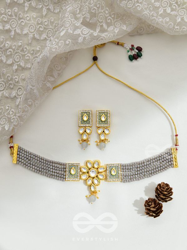 THE ETHERAL ELEGANCE - SET OF STATEMENT CHOKER AND EARRINGS (GREY)