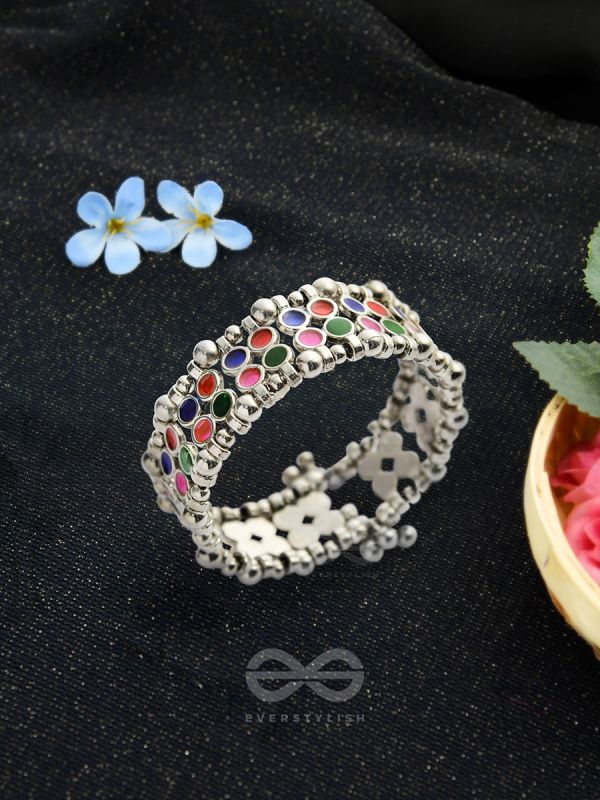 VILASATA - THE RADIANT CHARM - BEADS AND PEARLS EMBROIDERED RING