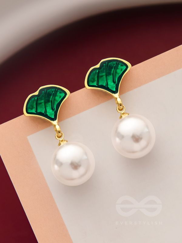 The Ever'green' Enchantment- Golden Pearl Earrings (Emerald Green)