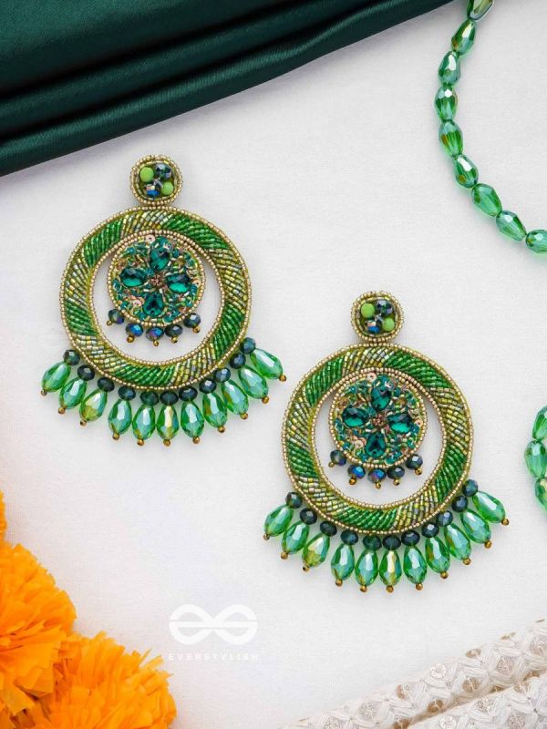 Amazon.com: Allereyae Vintage Rhinestone Emerald Earrings Green Crystal  Earrings Gemstone Crystal Drop Earrings Green Rhinestone Stud Earrings  Jewelry for Women and Girls