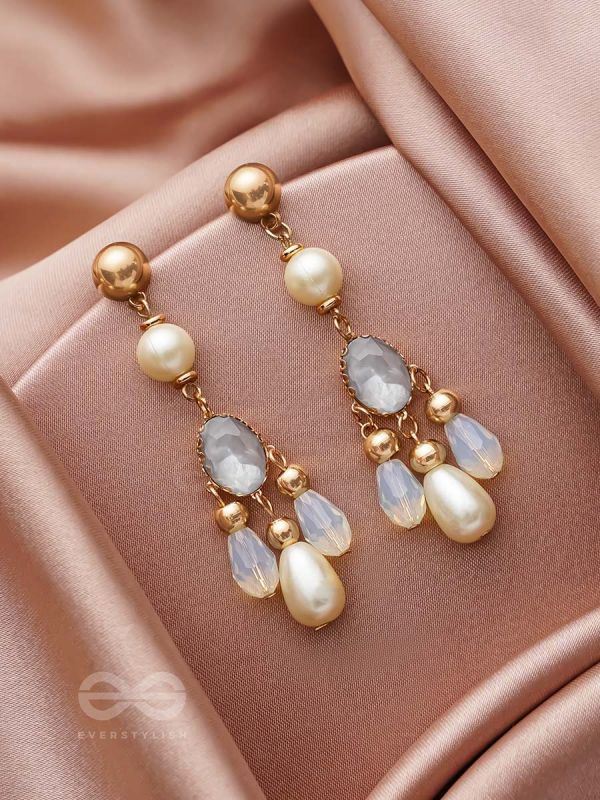 The Foggy Sky- Golden Pearl Earrings
