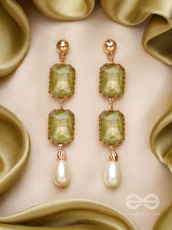 The Lush Vine- Golden Pearl Earrings