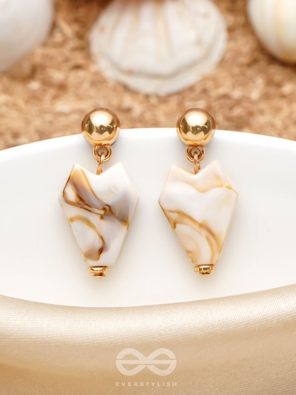 The Chic Shell- Golden Embellished Earrings