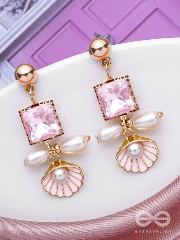 The Splendid Shell- Golden Pearl Earrings