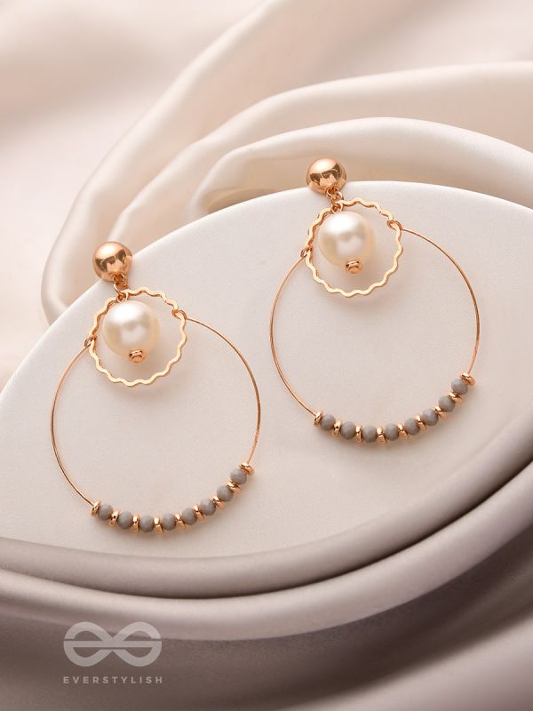 Pearl n' Ocean- Golden Pearl Earrings