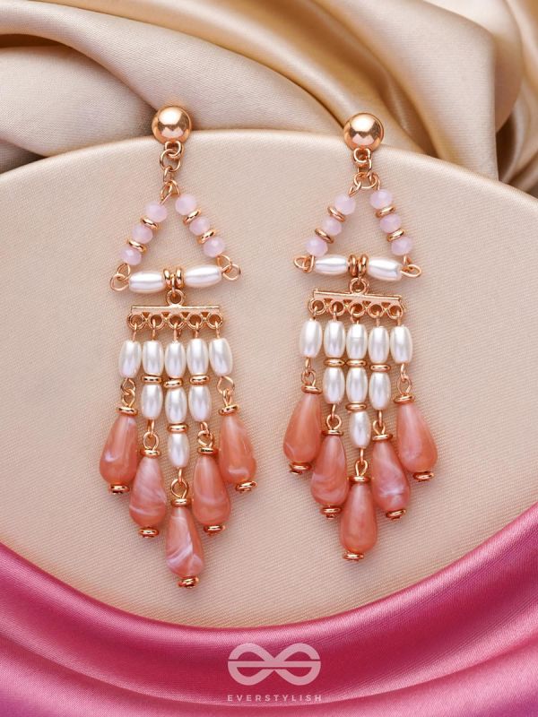 THE MYSTERIOUS SKIES - PEARLS STATEMENT EARRINGS (PEACH AND WHITE)