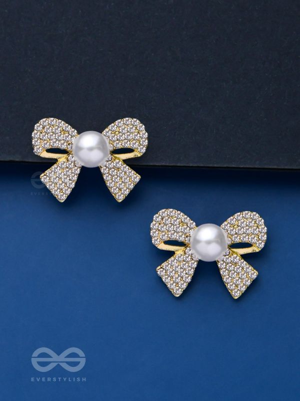 KNOT-A-LOT - GOLDEN PEARL SPARKLING STUDS
