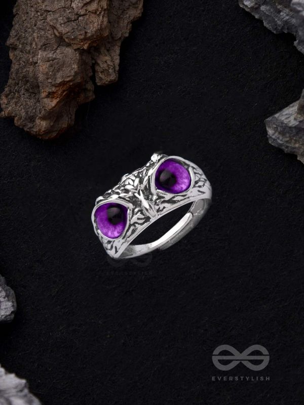 A KNOW-IT-OWL - PURPLE EYED SILVER RING