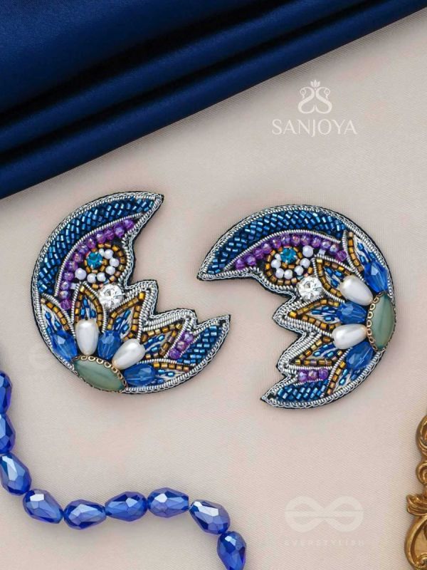SOMNIVRITTA - AURA OF THE MOON - CUT DANA, STONE, PEARL DROP AND BEADS EMBROIDERED EARRINGS (BLUE)