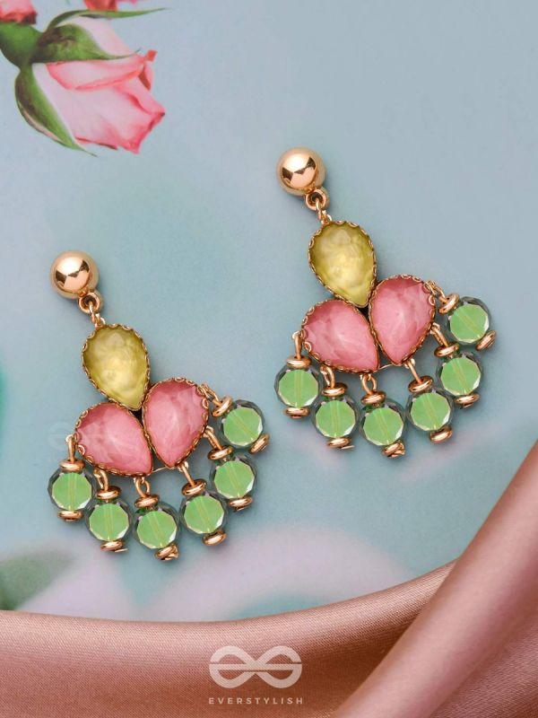 Mint green Kundan Chandelier earrings and maang tikka set – MOHAR