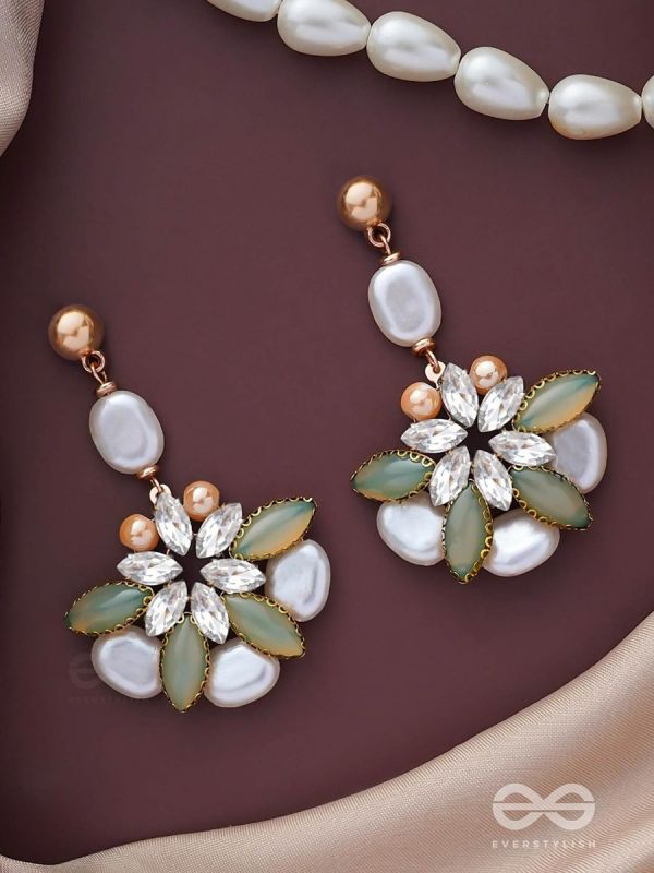 THE ORCHARD DAZZLES - STATEMENT DROP EARRINGS