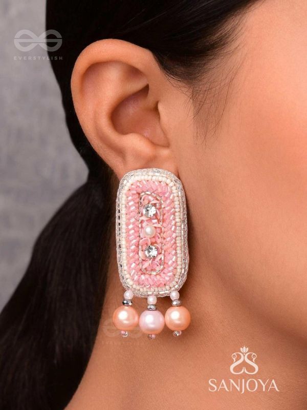 VAPUSHA - MARVELLOUS BEAUTY - SEQUINS, CUT DANA AND BEADS EMBROIDERED EARRINGS