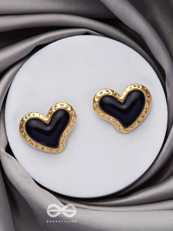 Amore : Gold plated earrings, vintage costume jewelry